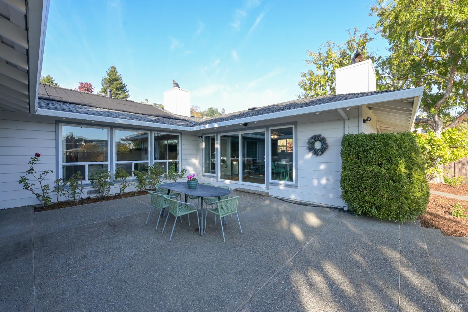 Detail Gallery Image 26 of 35 For 28 Bonnie Banks Way, San Rafael,  CA 94901 - 3 Beds | 2/1 Baths