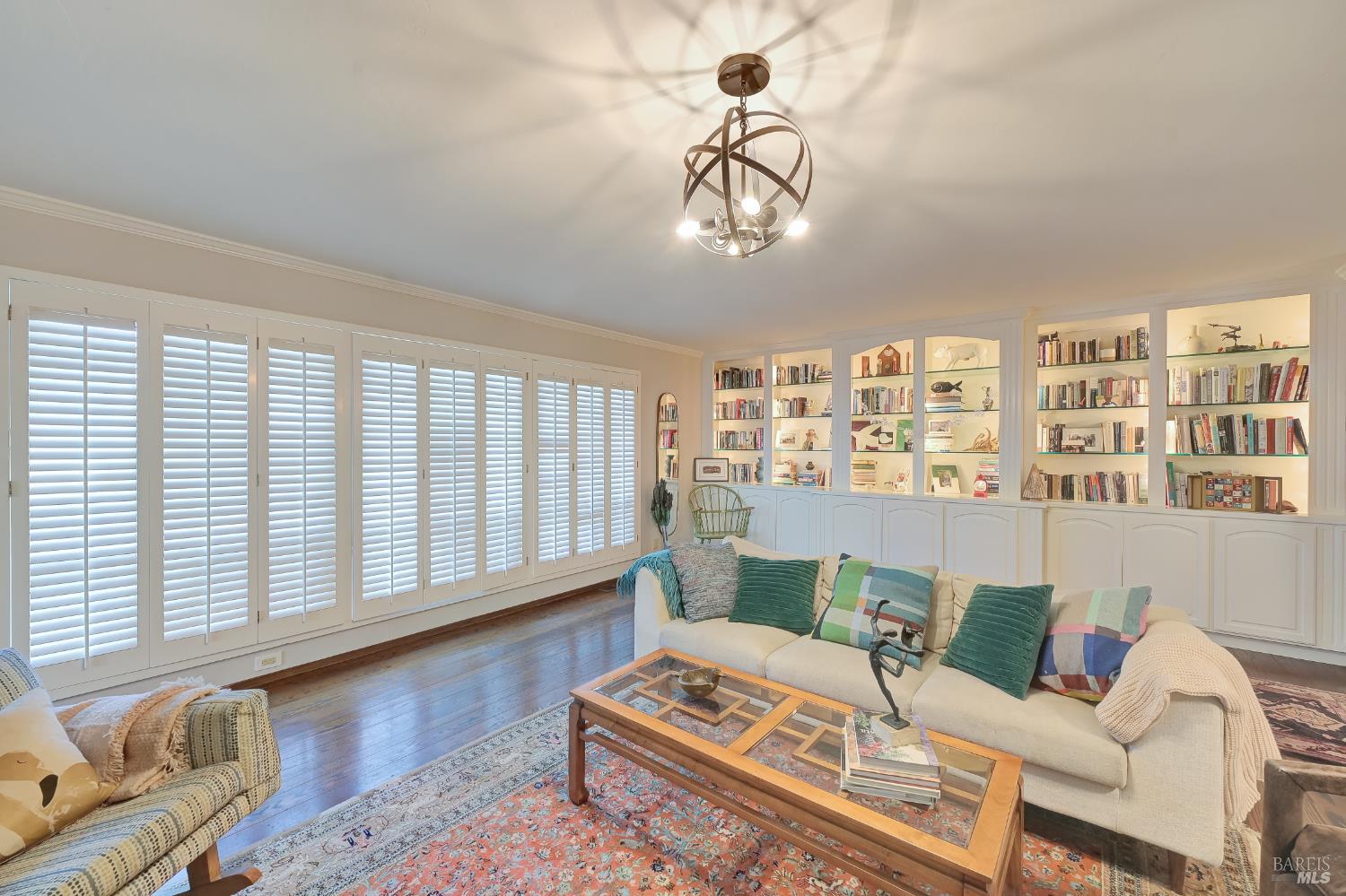 Detail Gallery Image 5 of 35 For 28 Bonnie Banks Way, San Rafael,  CA 94901 - 3 Beds | 2/1 Baths