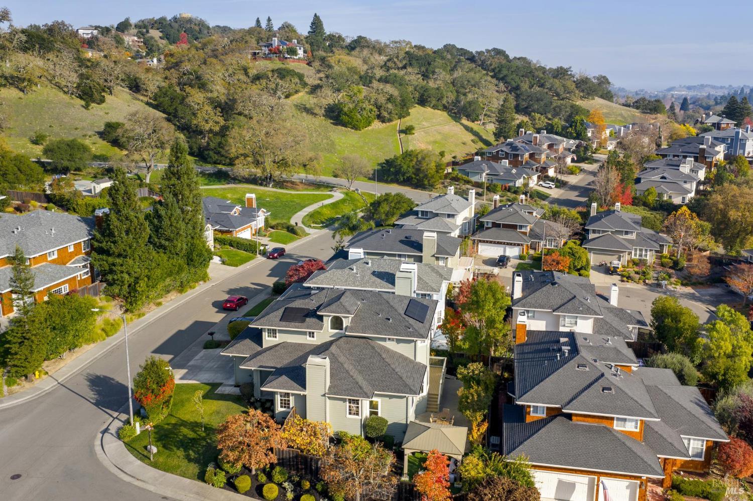 Detail Gallery Image 38 of 43 For 15 Aaron Dr, Novato,  CA 94949 - 5 Beds | 3 Baths