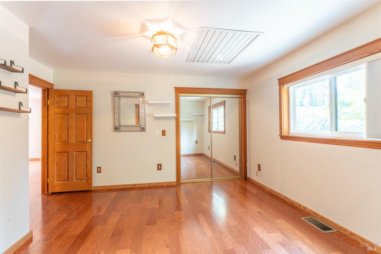 Detail Gallery Image 10 of 27 For 1840 Branscomb Rd, Laytonville,  CA 95454 - 3 Beds | 2 Baths