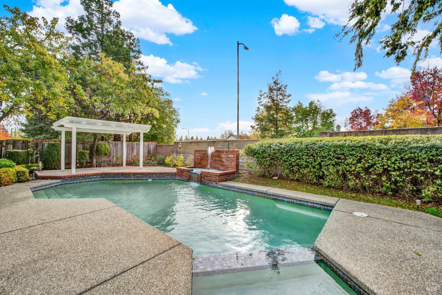 Detail Gallery Image 8 of 98 For 518 Canyon Oak Dr, Vacaville,  CA 95688 - 3 Beds | 2/1 Baths