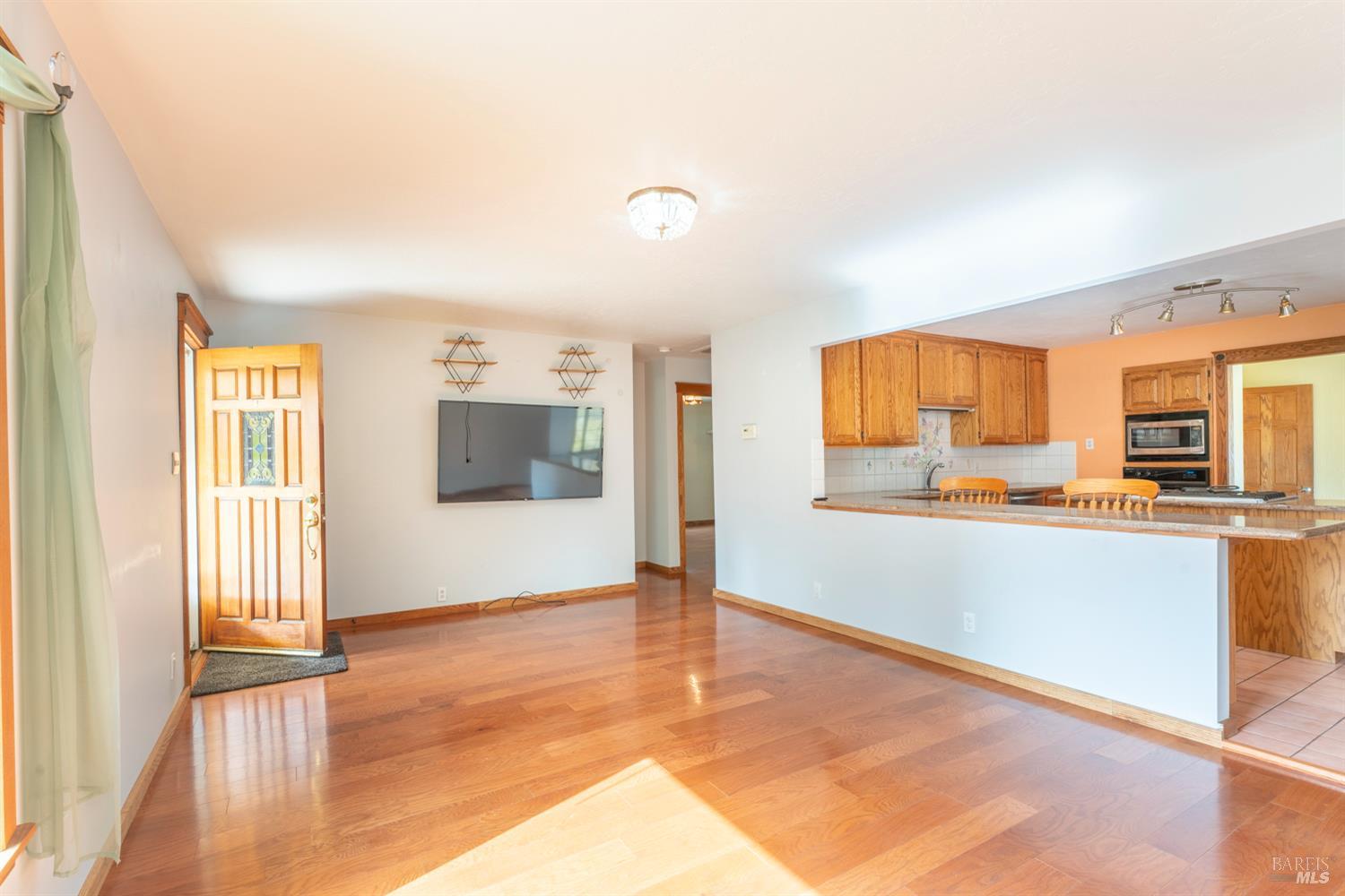 Detail Gallery Image 3 of 27 For 1840 Branscomb Rd, Laytonville,  CA 95454 - 3 Beds | 2 Baths