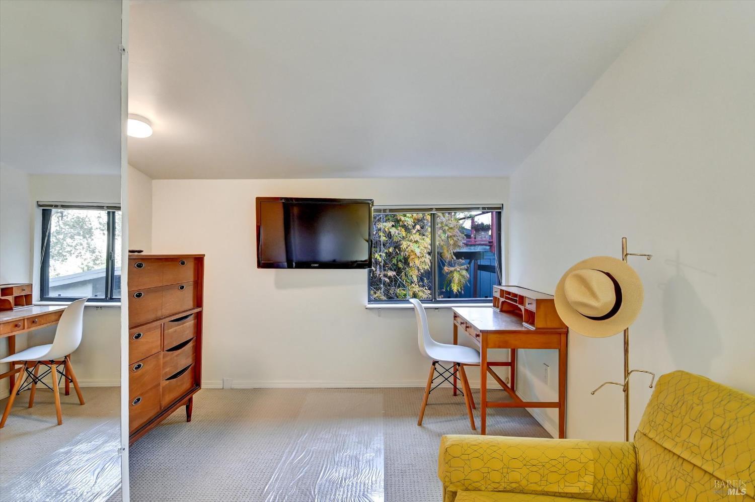 Detail Gallery Image 23 of 49 For 51 Berry Trl, Fairfax,  CA 94930 - 3 Beds | 2 Baths