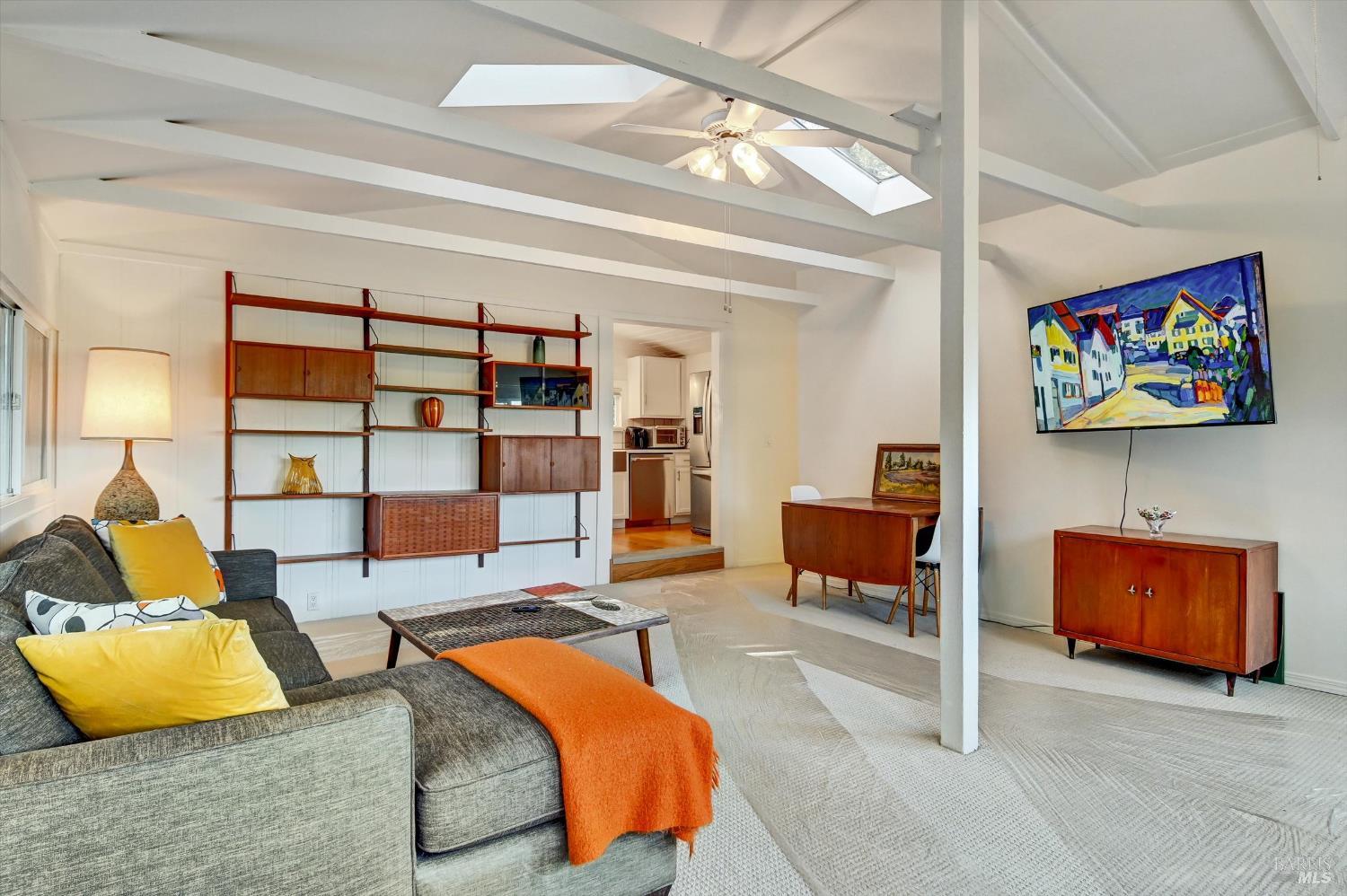 Detail Gallery Image 10 of 49 For 51 Berry Trl, Fairfax,  CA 94930 - 3 Beds | 2 Baths