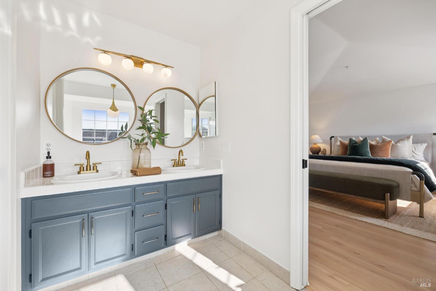 Detail Gallery Image 21 of 43 For 15 Aaron Dr, Novato,  CA 94949 - 5 Beds | 3 Baths