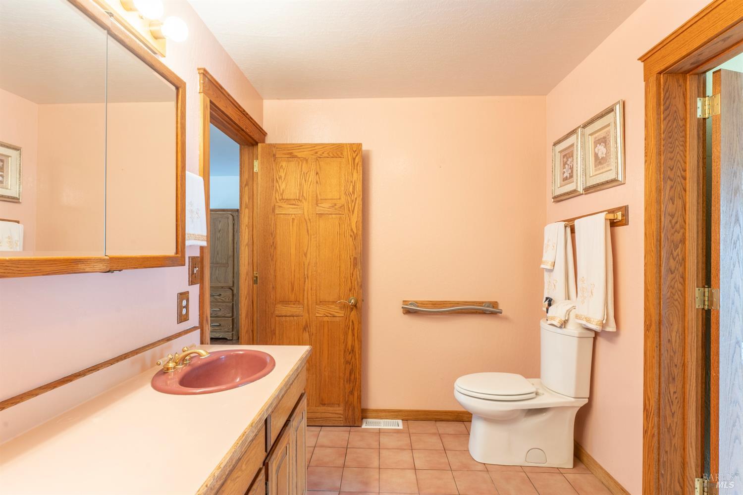 Detail Gallery Image 9 of 27 For 1840 Branscomb Rd, Laytonville,  CA 95454 - 3 Beds | 2 Baths