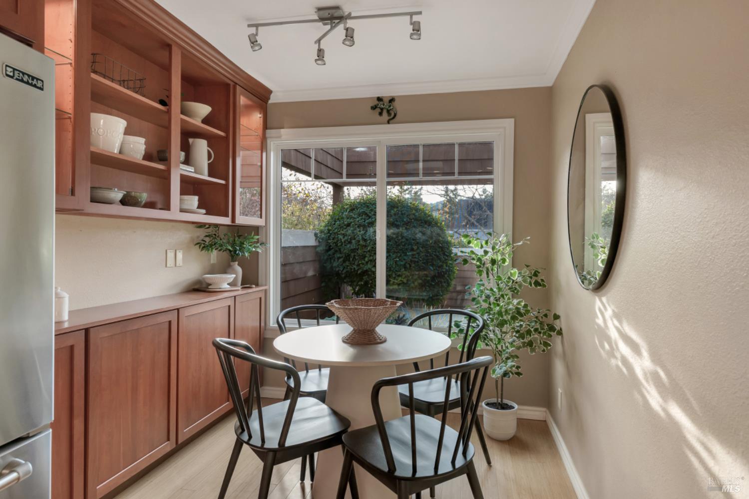 Detail Gallery Image 10 of 37 For 327 Buttercup Ct, Sonoma,  CA 95476 - 2 Beds | 2 Baths