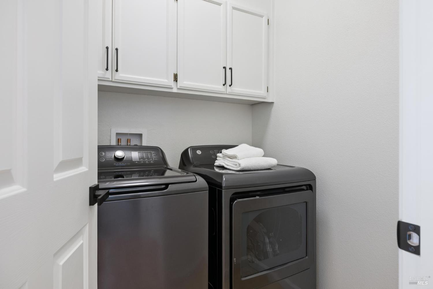 Detail Gallery Image 28 of 43 For 15 Aaron Dr, Novato,  CA 94949 - 5 Beds | 3 Baths