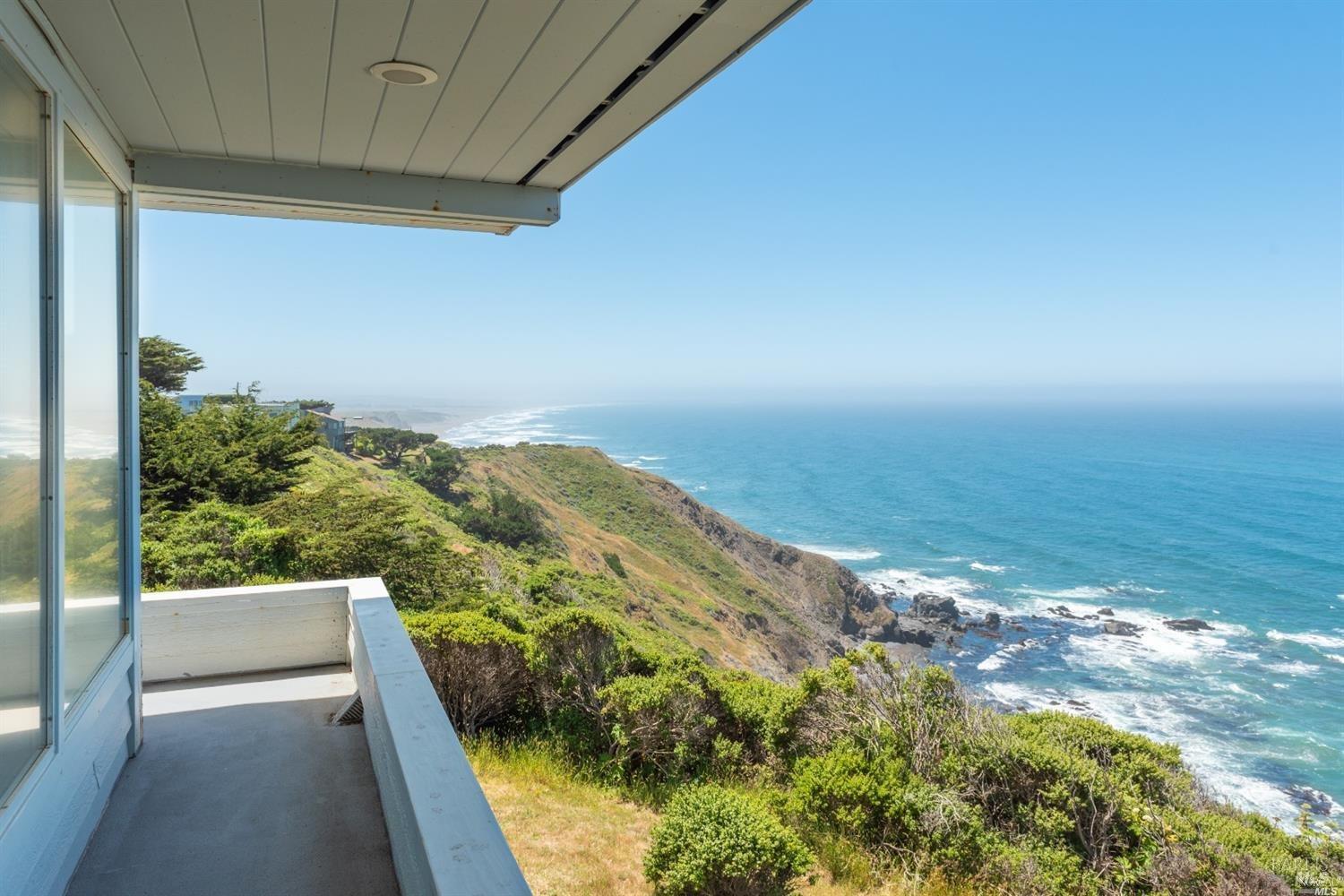 Detail Gallery Image 3 of 10 For 14800 Navarro Way, Manchester,  CA 95459 - 4 Beds | 3 Baths