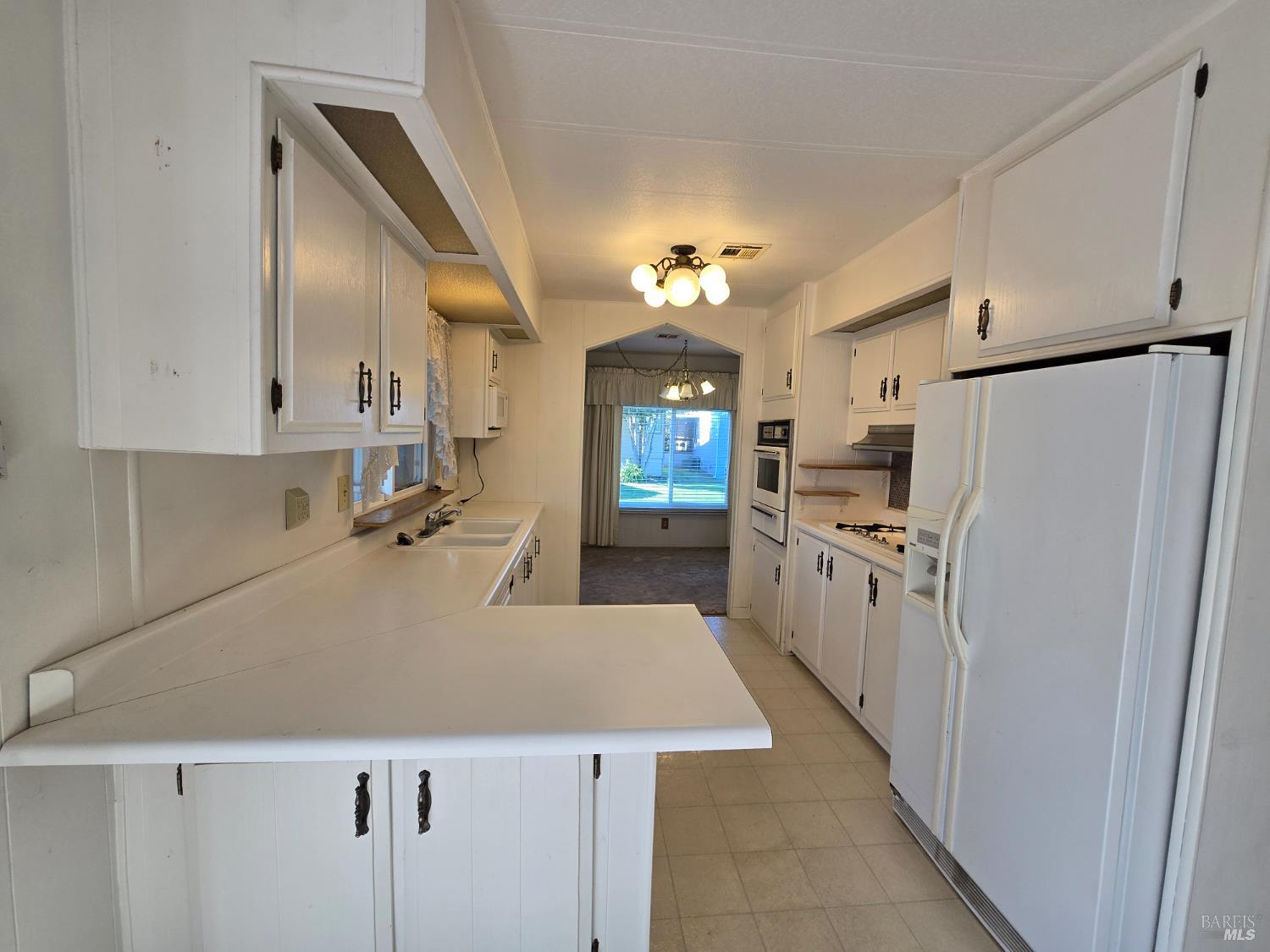 Detail Gallery Image 11 of 17 For 233 Apple Ln, Rohnert Park,  CA 94928 - 2 Beds | 2 Baths