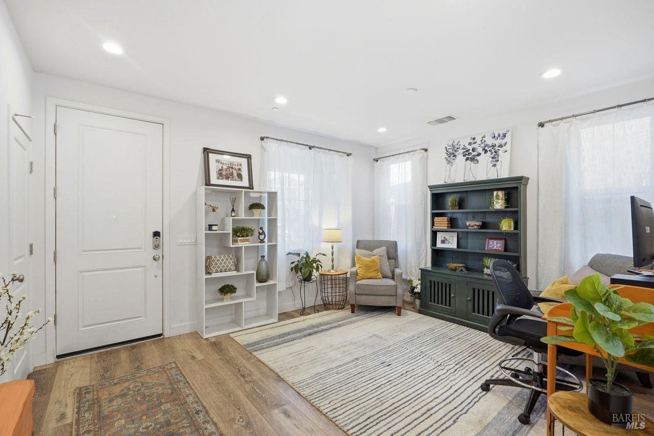 Detail Gallery Image 22 of 47 For 1617 Sorrel St, Santa Rosa,  CA 95403 - 3 Beds | 2/1 Baths