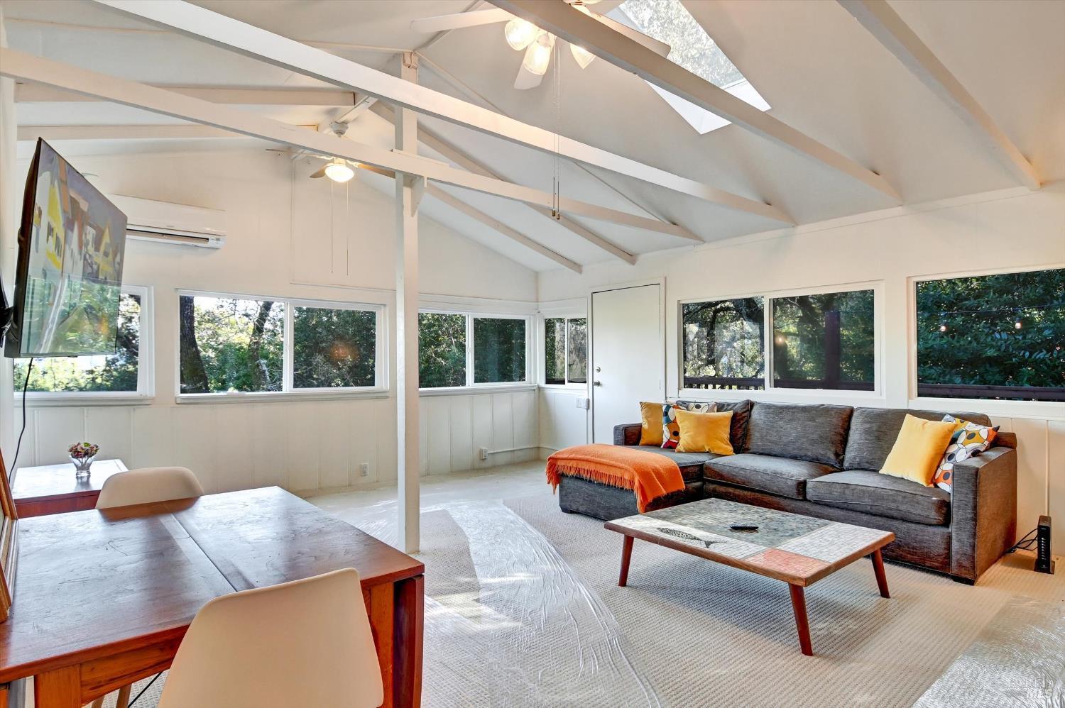 Detail Gallery Image 13 of 49 For 51 Berry Trl, Fairfax,  CA 94930 - 3 Beds | 2 Baths