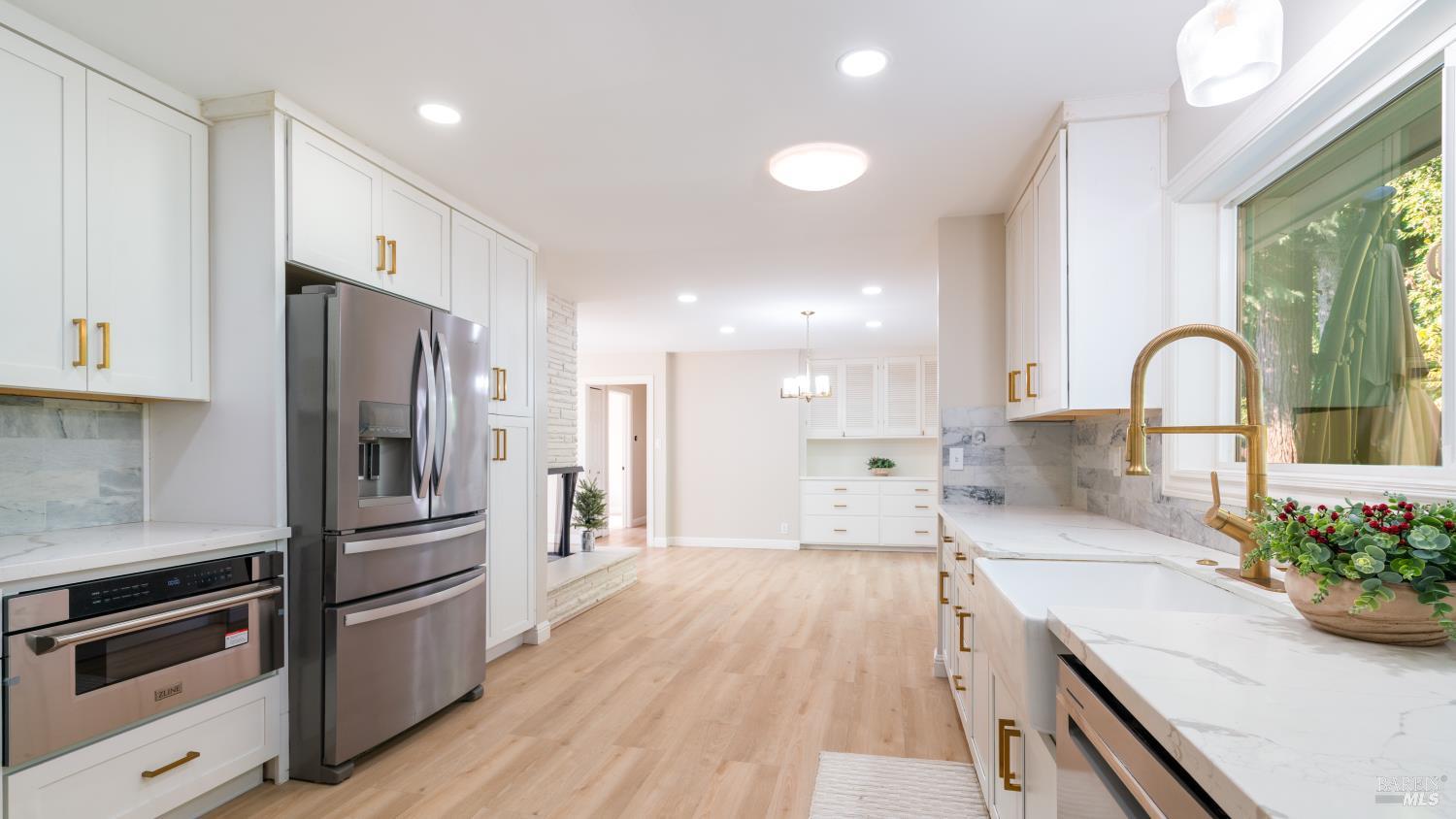 Detail Gallery Image 11 of 21 For 3347 Hermit Way, Santa Rosa,  CA 95405 - 3 Beds | 2 Baths