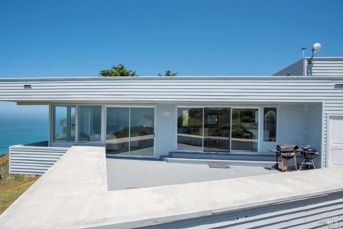 Detail Gallery Image 4 of 10 For 14800 Navarro Way, Manchester,  CA 95459 - 4 Beds | 3 Baths