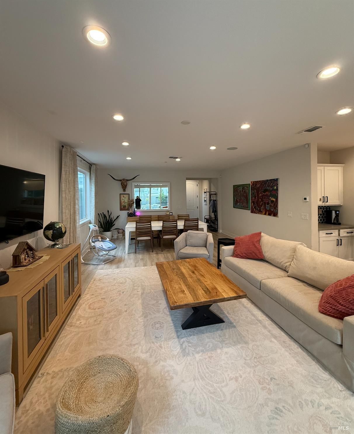 Detail Gallery Image 5 of 39 For 813 Cosmos Dr, Vacaville,  CA 95687 - 4 Beds | 3 Baths