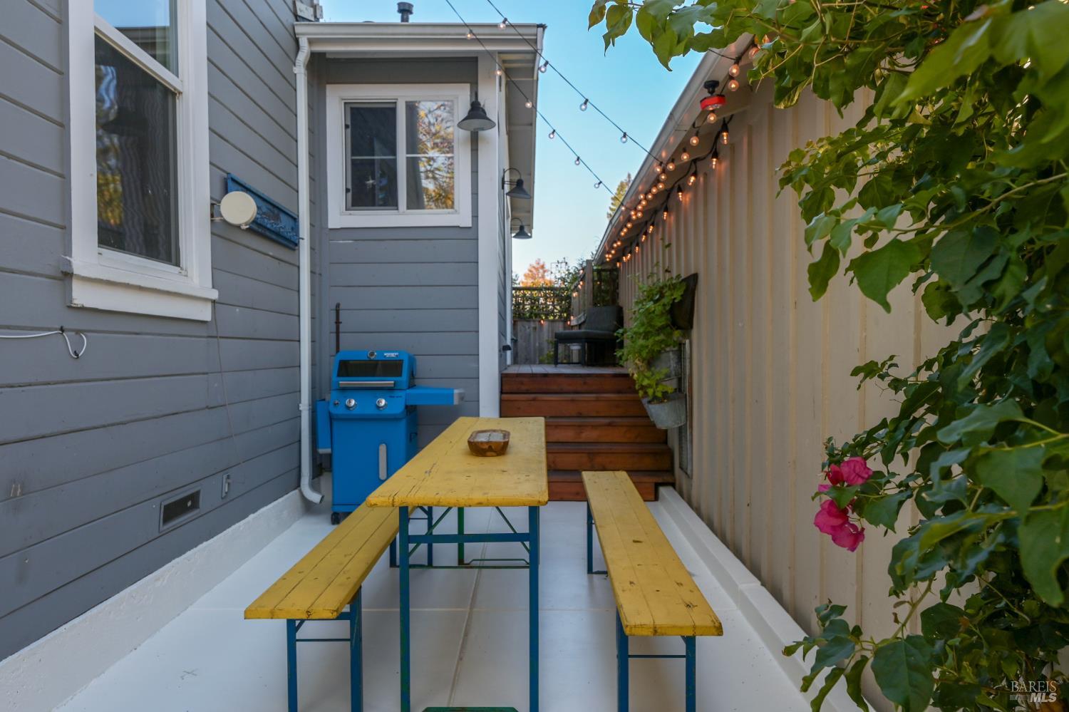 Detail Gallery Image 27 of 31 For 610 E St, Petaluma,  CA 94952 - 3 Beds | 2/1 Baths