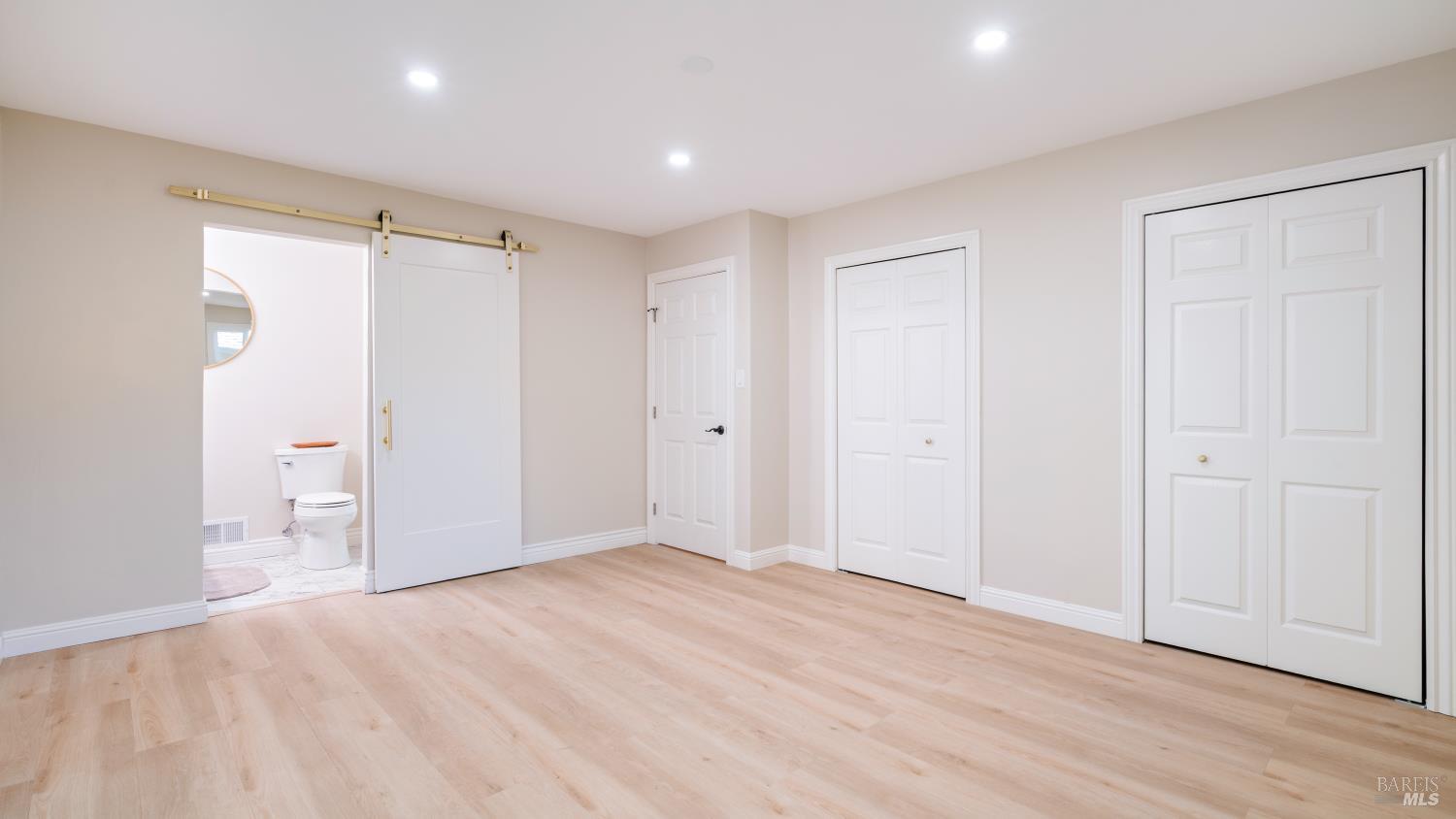 Detail Gallery Image 16 of 21 For 3347 Hermit Way, Santa Rosa,  CA 95405 - 3 Beds | 2 Baths