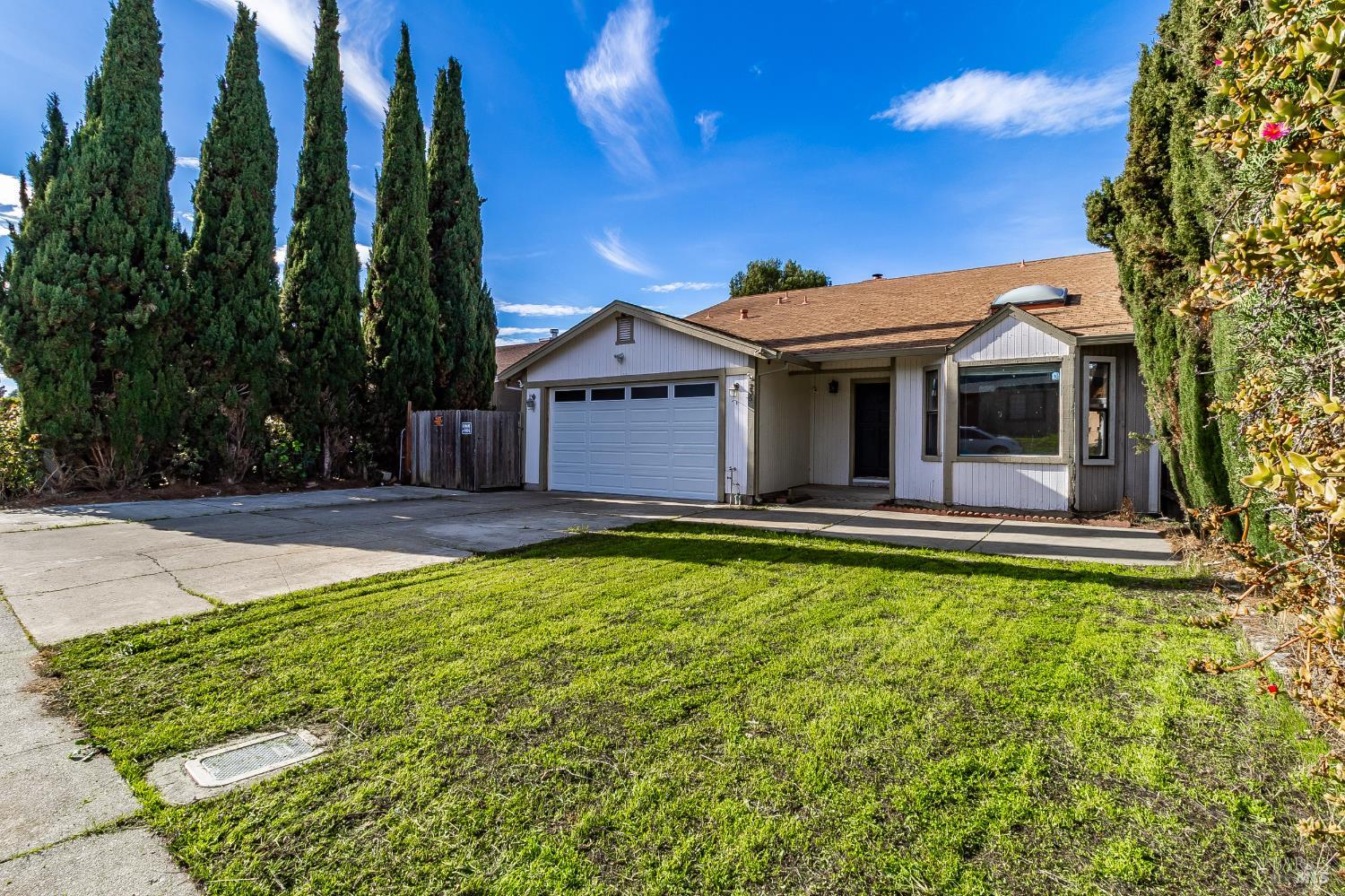 Detail Gallery Image 2 of 55 For 235 Toledo Ct, Vallejo,  CA 94591 - 5 Beds | 3/1 Baths