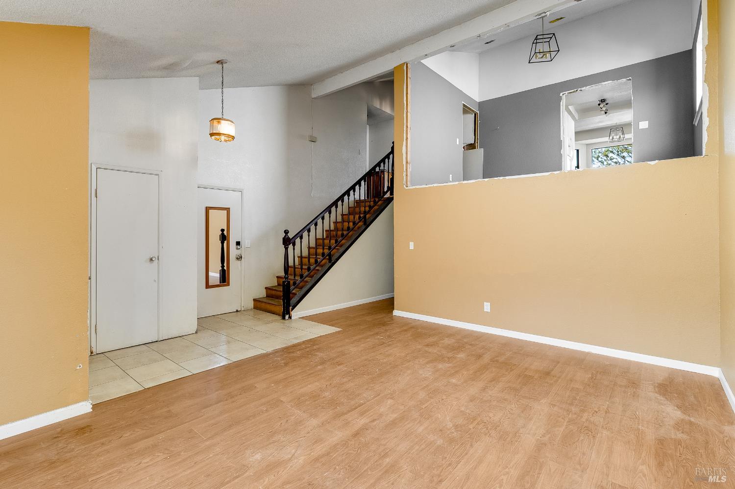 Detail Gallery Image 6 of 55 For 235 Toledo Ct, Vallejo,  CA 94591 - 5 Beds | 3/1 Baths