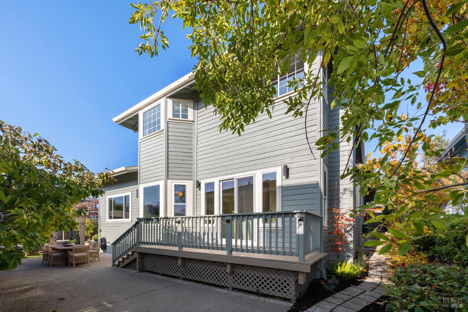 Detail Gallery Image 32 of 43 For 15 Aaron Dr, Novato,  CA 94949 - 5 Beds | 3 Baths