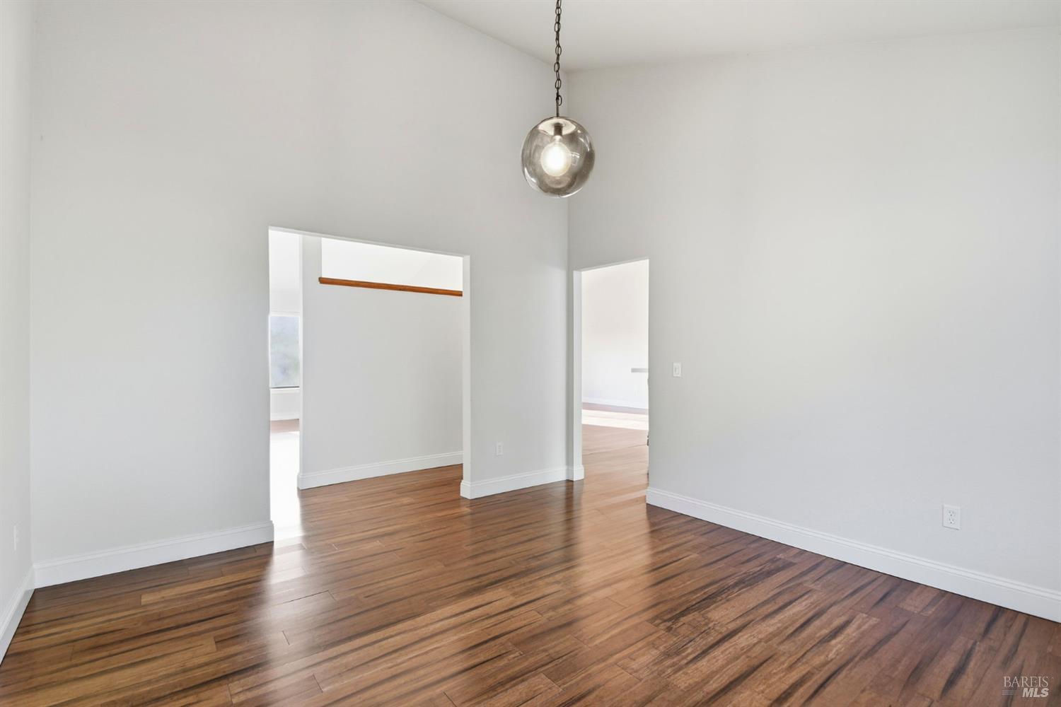 Detail Gallery Image 13 of 36 For 5827 La Cuesta Dr, Santa Rosa,  CA 95409 - 4 Beds | 3 Baths