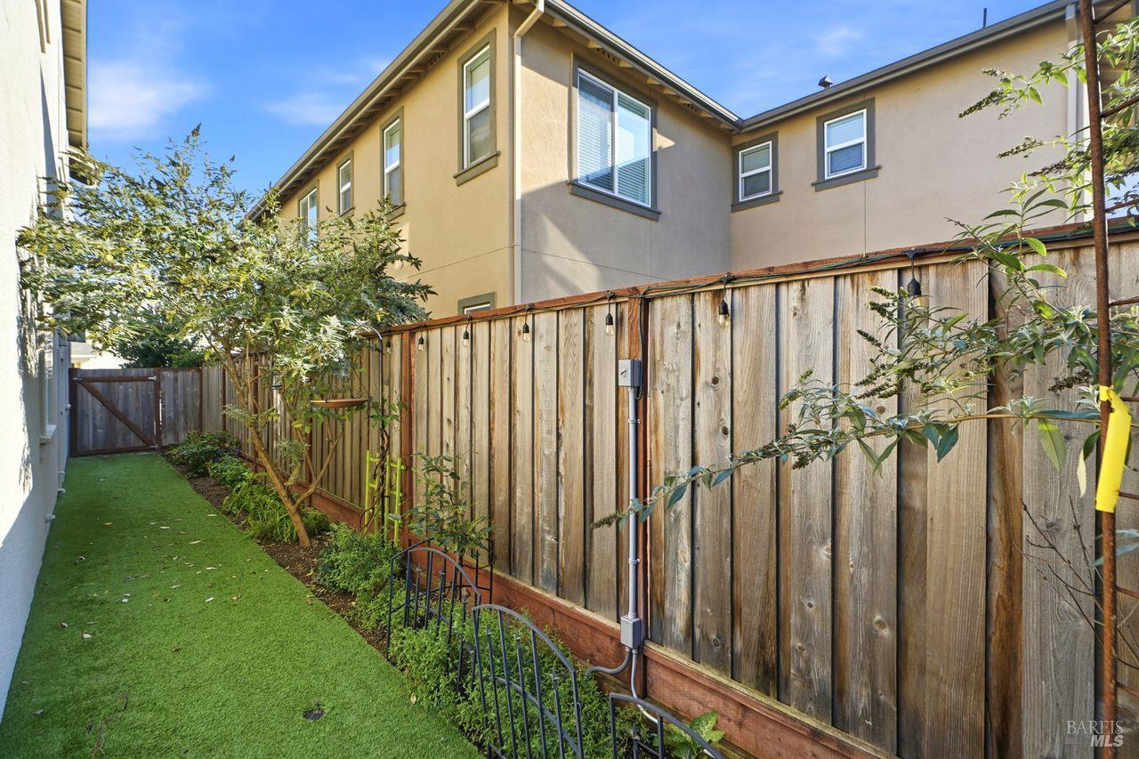 Detail Gallery Image 47 of 47 For 1617 Sorrel St, Santa Rosa,  CA 95403 - 3 Beds | 2/1 Baths