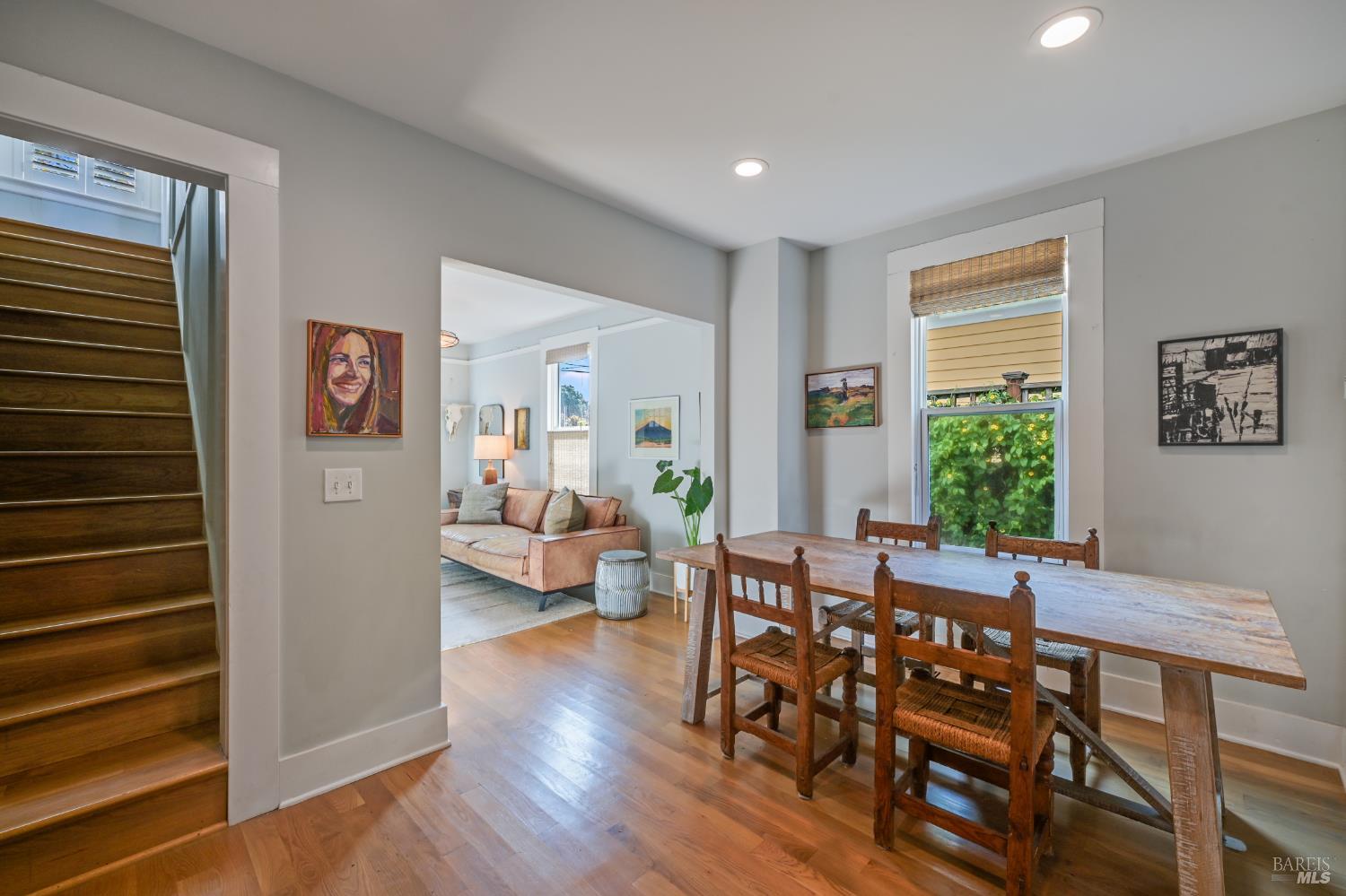 Detail Gallery Image 7 of 31 For 610 E St, Petaluma,  CA 94952 - 3 Beds | 2/1 Baths