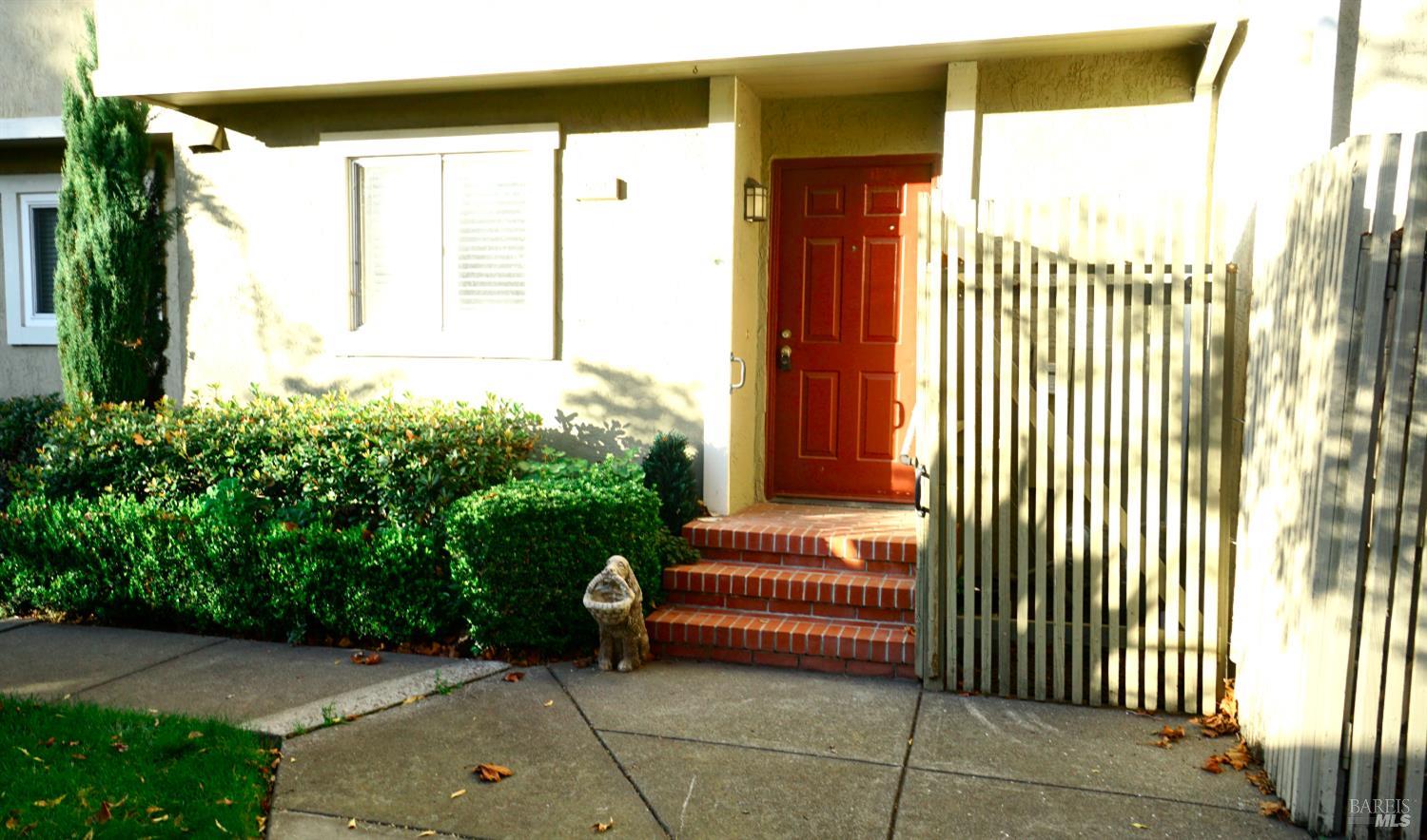 Detail Gallery Image 2 of 24 For 522 Santa Alicia Dr, Rohnert Park,  CA 94928 - 3 Beds | 1/1 Baths