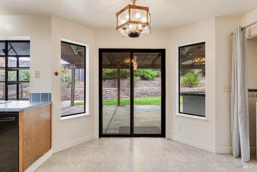 Detail Gallery Image 8 of 57 For 813 Campas Ct, Benicia,  CA 94510 - 4 Beds | 2/1 Baths