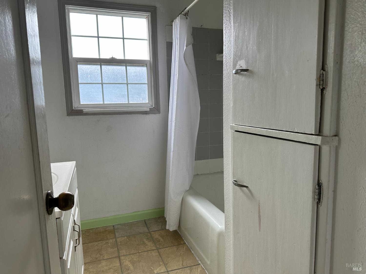 Detail Gallery Image 9 of 13 For 1012 Pine St, Vallejo,  CA 94590 - 2 Beds | 1 Baths