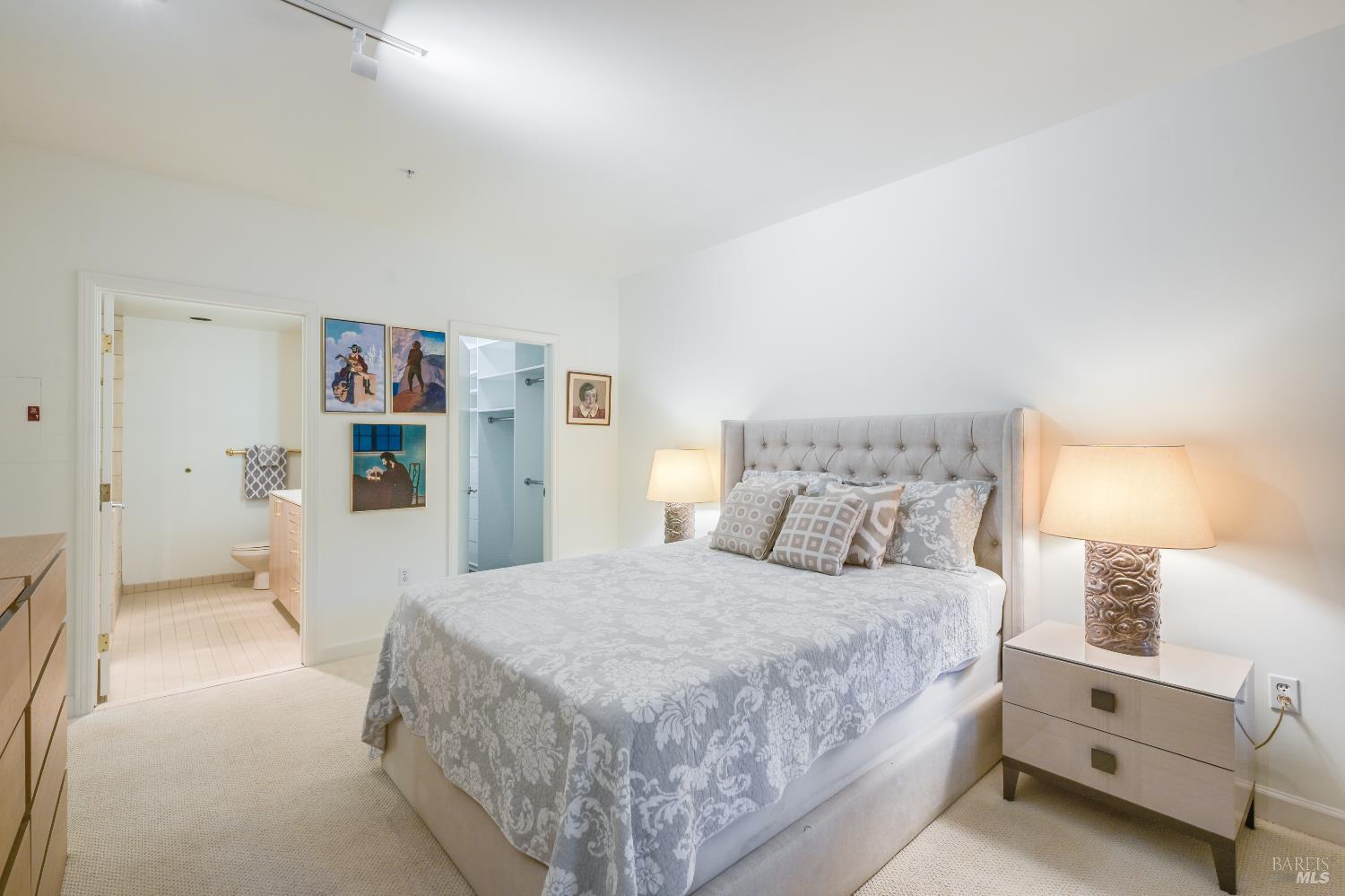 Detail Gallery Image 10 of 24 For 200 Deer Valley Rd 1m,  San Rafael,  CA 94903 - 1 Beds | 2 Baths