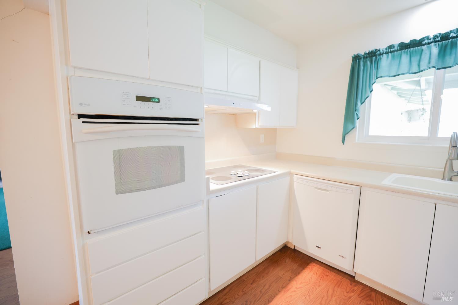 Detail Gallery Image 11 of 17 For 3816 Jefferson St, Napa,  CA 94558 - 3 Beds | 2 Baths