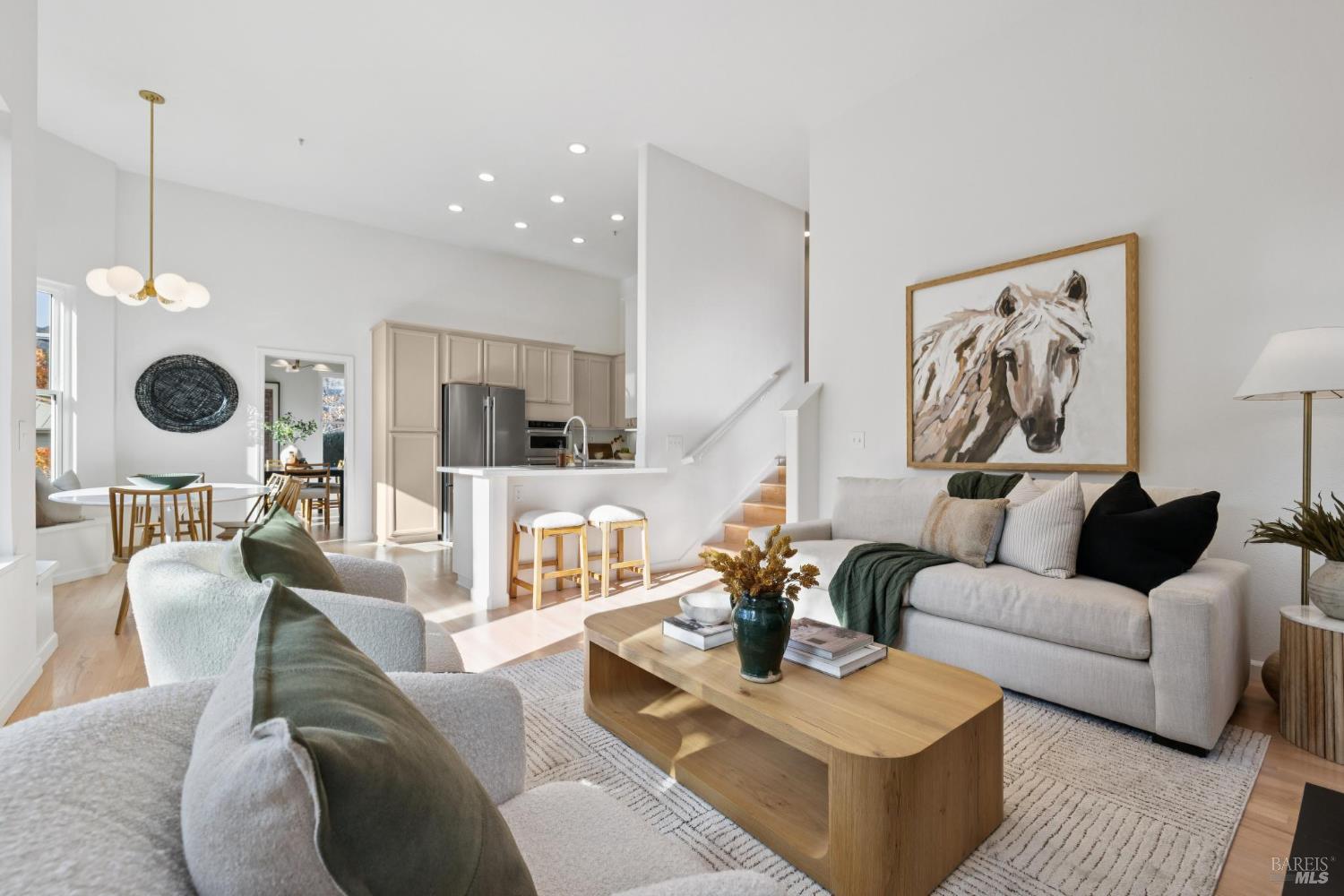 Detail Gallery Image 15 of 43 For 15 Aaron Dr, Novato,  CA 94949 - 5 Beds | 3 Baths