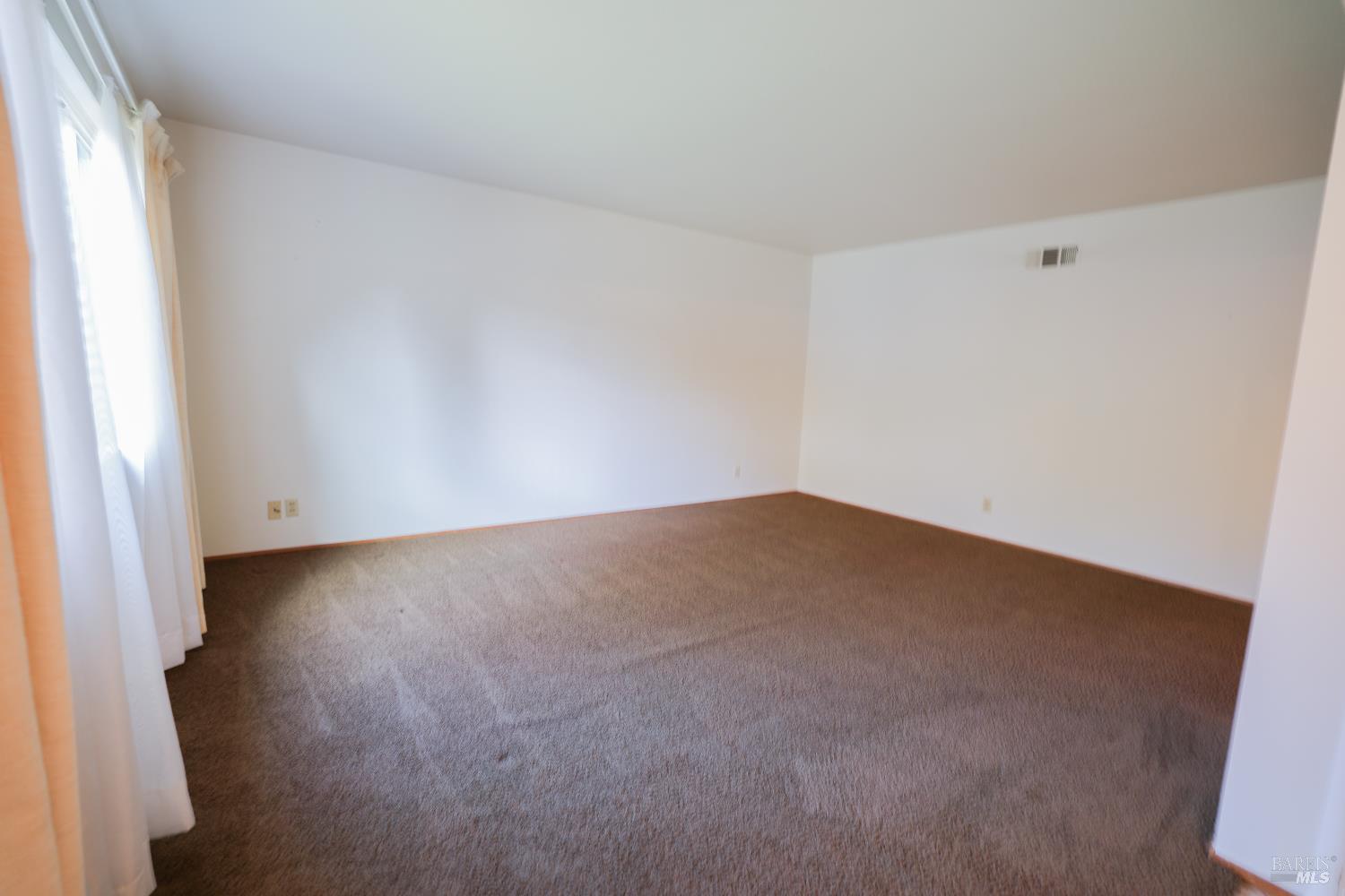 Detail Gallery Image 5 of 17 For 3816 Jefferson St, Napa,  CA 94558 - 3 Beds | 2 Baths