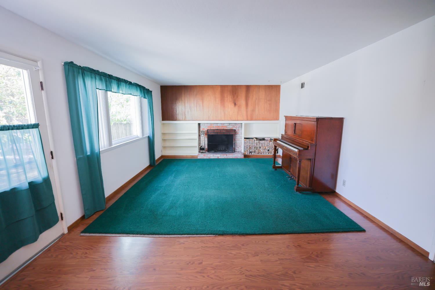 Detail Gallery Image 7 of 17 For 3816 Jefferson St, Napa,  CA 94558 - 3 Beds | 2 Baths