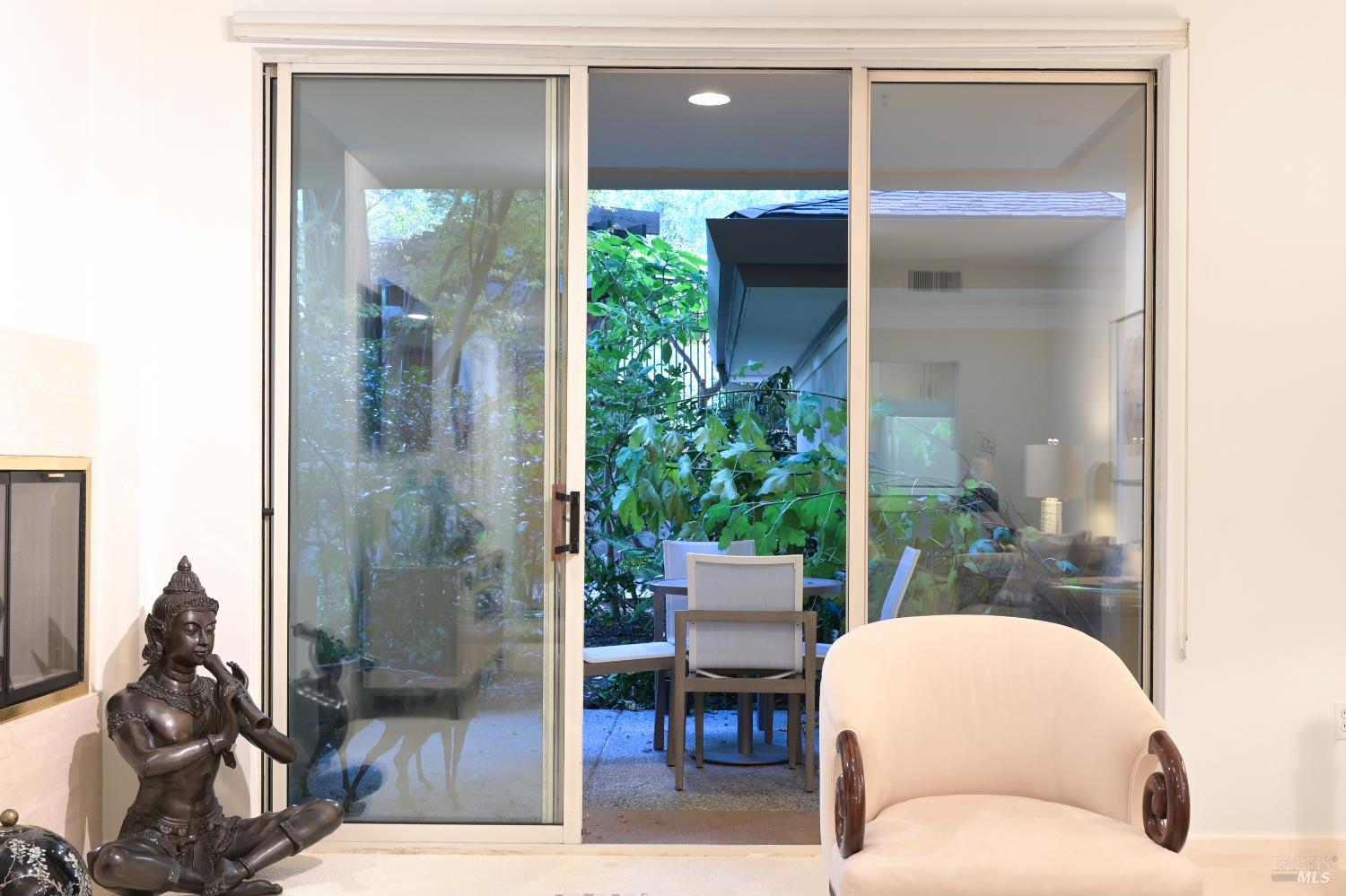 Detail Gallery Image 15 of 24 For 200 Deer Valley Rd 1m,  San Rafael,  CA 94903 - 1 Beds | 2 Baths