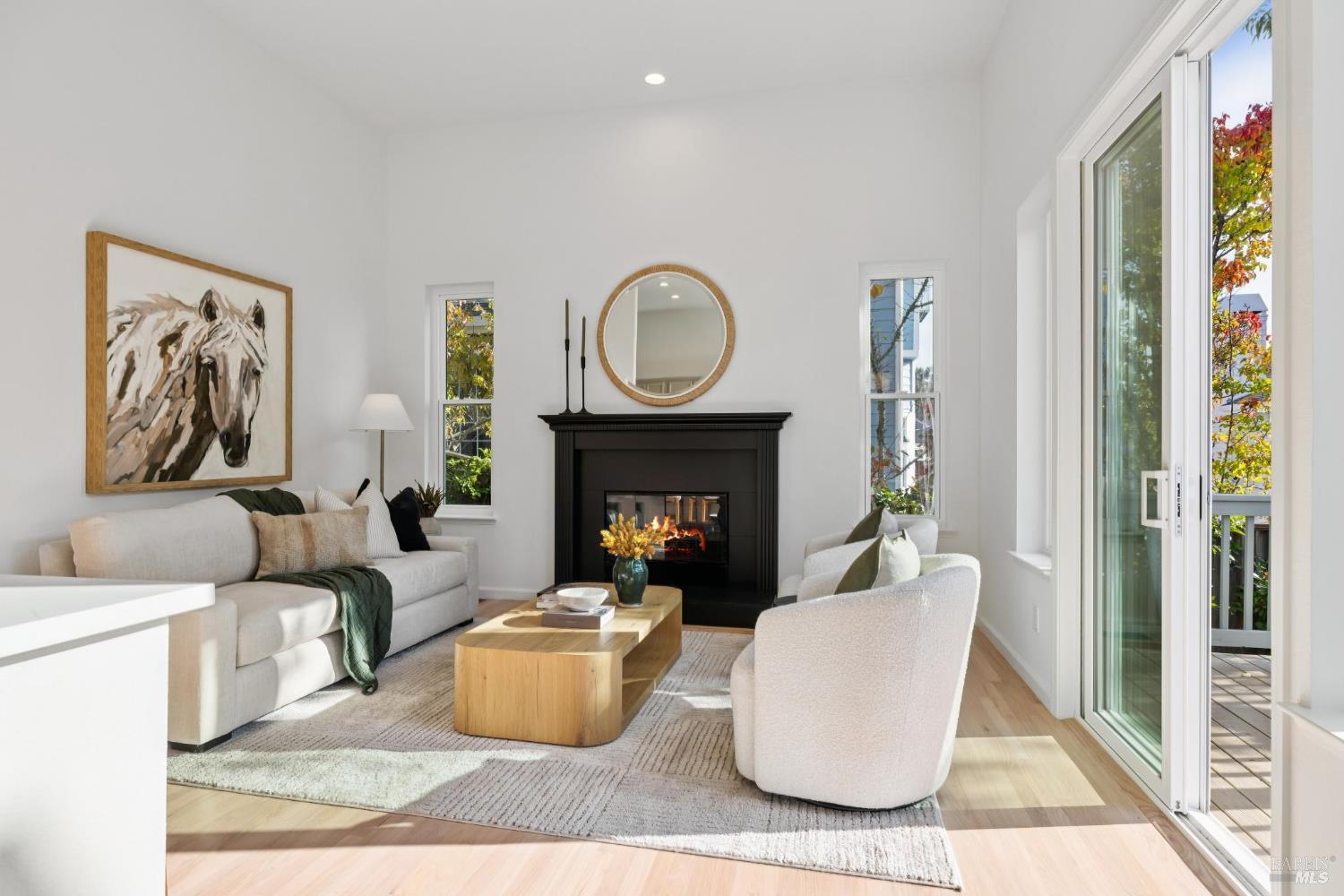 Detail Gallery Image 12 of 43 For 15 Aaron Dr, Novato,  CA 94949 - 5 Beds | 3 Baths