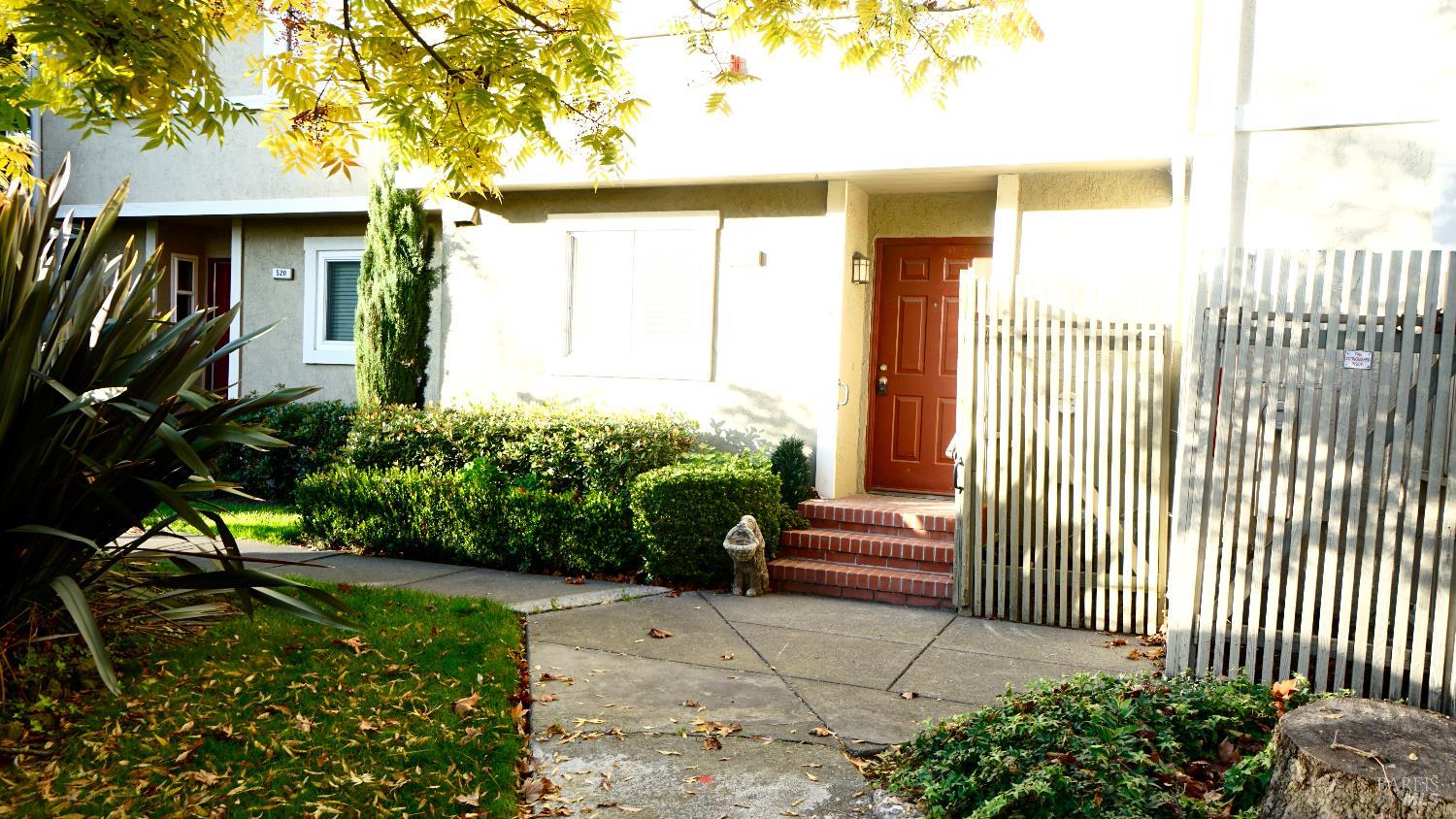 Detail Gallery Image 3 of 24 For 522 Santa Alicia Dr, Rohnert Park,  CA 94928 - 3 Beds | 1/1 Baths