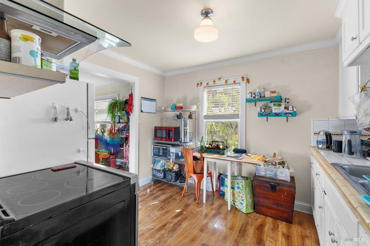 Detail Gallery Image 32 of 46 For 130 11th St, Santa Rosa,  CA 95401 - 4 Beds | 2 Baths