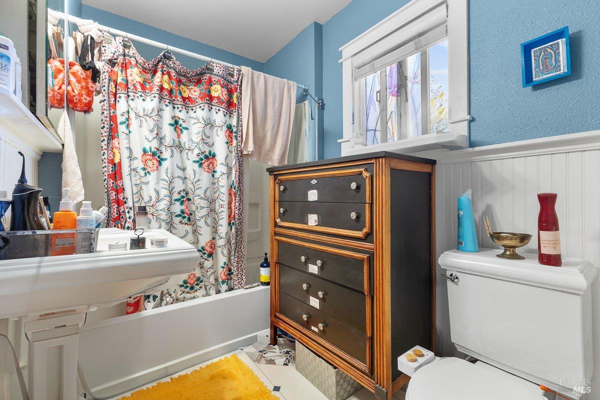 Detail Gallery Image 36 of 46 For 130 11th St, Santa Rosa,  CA 95401 - 4 Beds | 2 Baths