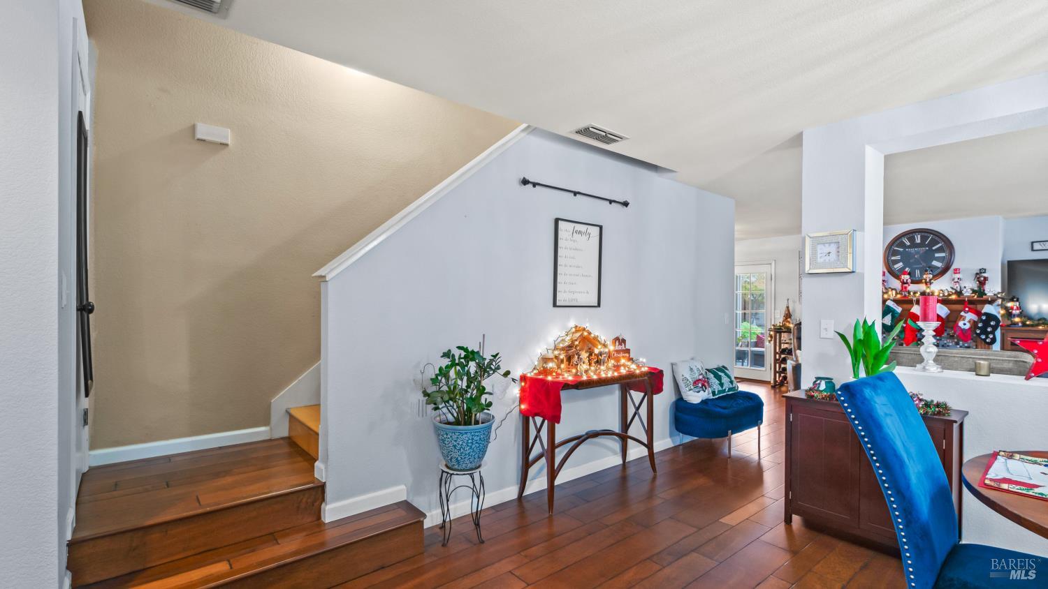 Detail Gallery Image 8 of 51 For 380 Manning Way, Dixon,  CA 95620 - 4 Beds | 2/1 Baths