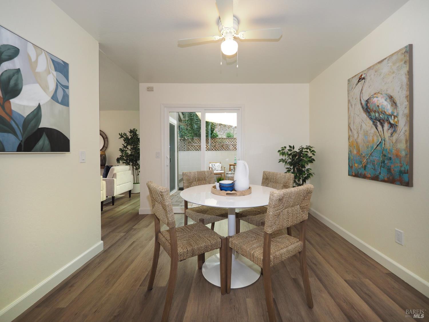 Detail Gallery Image 7 of 30 For 3113 Luna Ct, Santa Rosa,  CA 95405 - 3 Beds | 2/1 Baths