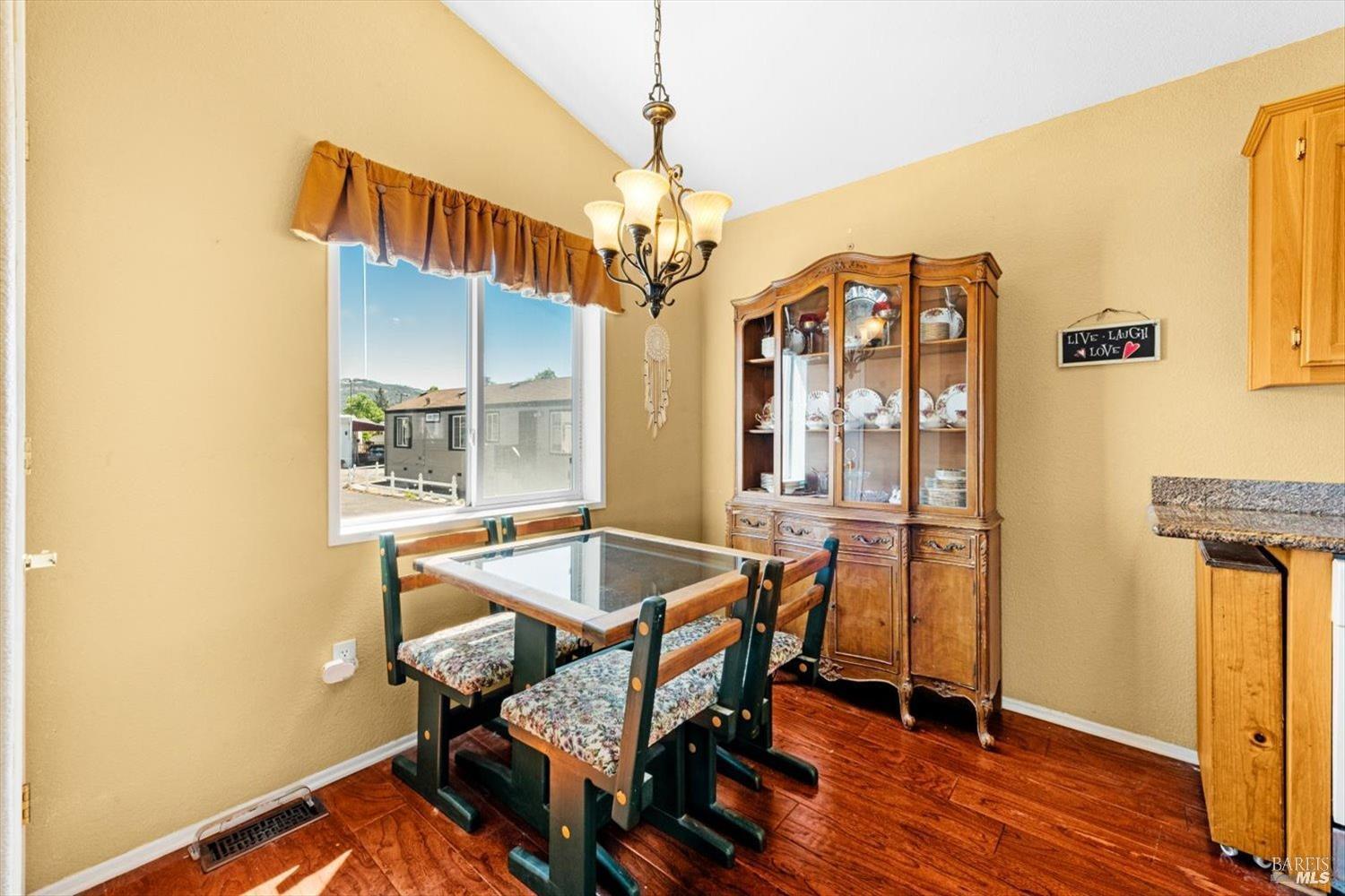 Detail Gallery Image 16 of 21 For 770 Lincoln Ave 23, Napa,  CA 94558 - 3 Beds | 2 Baths