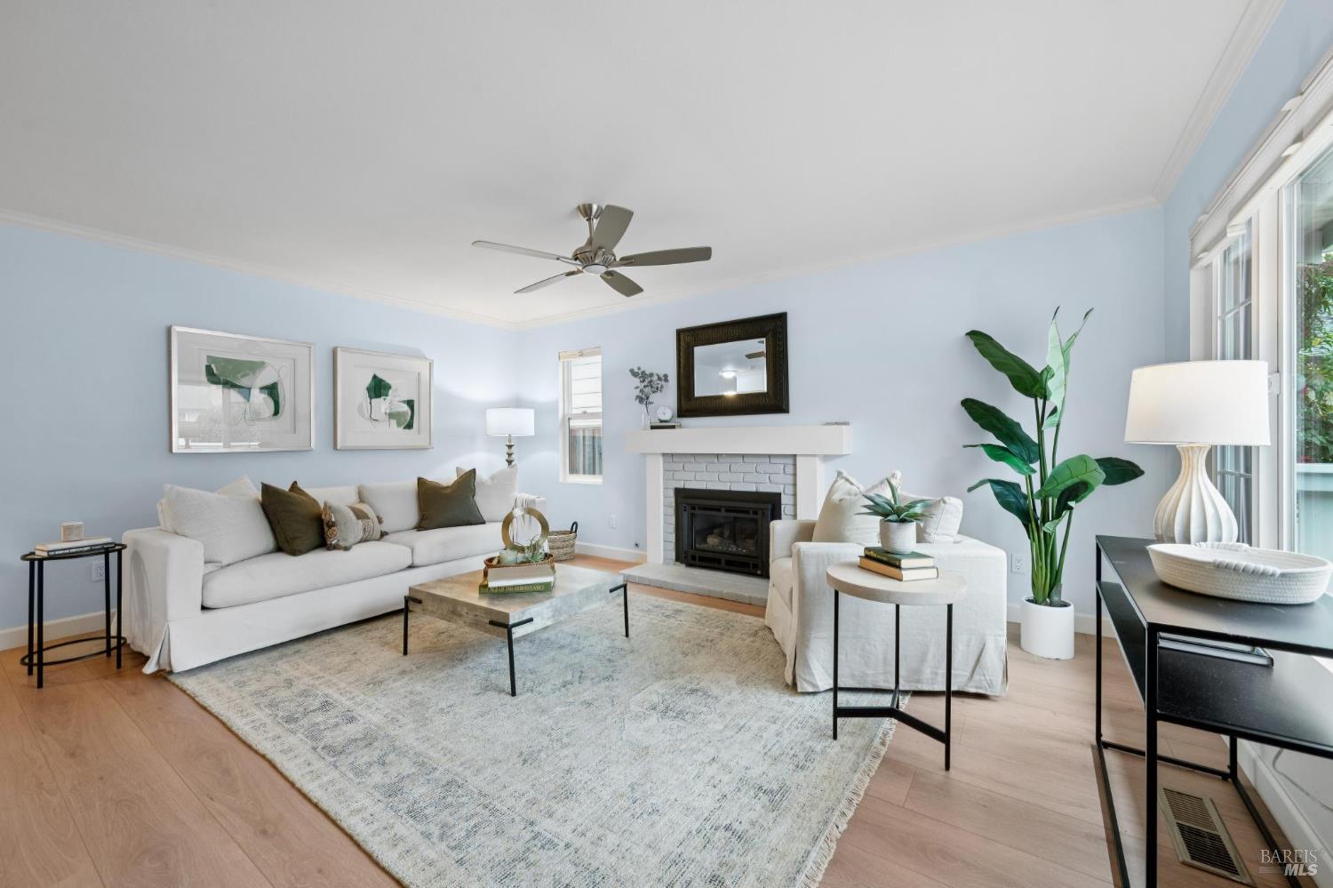 Detail Gallery Image 5 of 41 For 6550 Meadowridge Dr, Santa Rosa,  CA 95409 - 2 Beds | 2 Baths