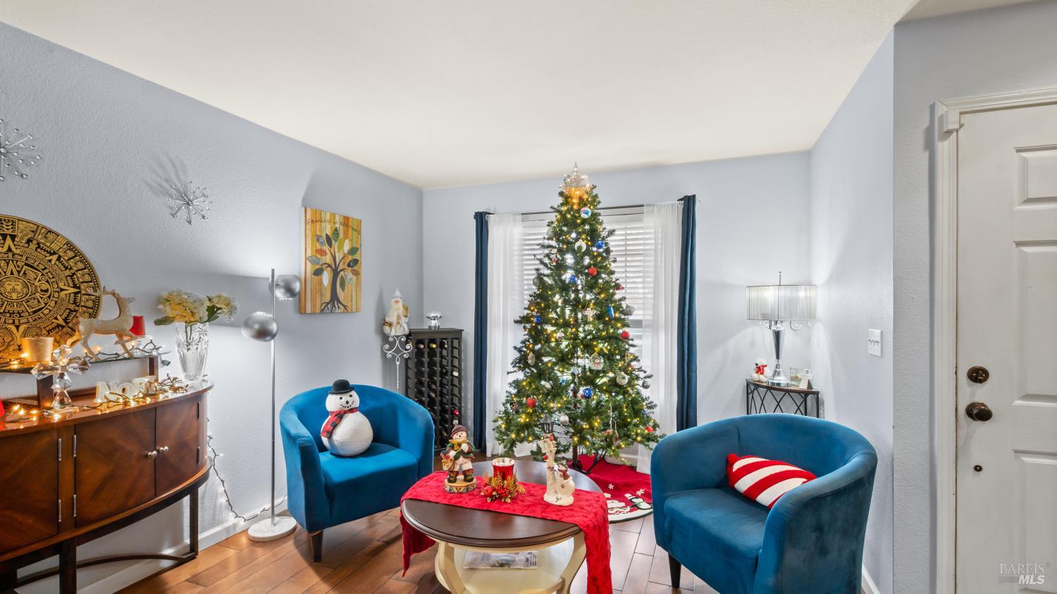 Detail Gallery Image 9 of 51 For 380 Manning Way, Dixon,  CA 95620 - 4 Beds | 2/1 Baths