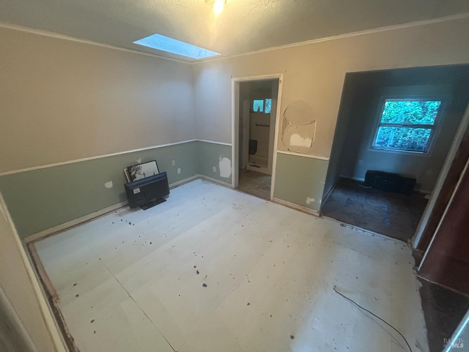 Detail Gallery Image 10 of 19 For 370 Jefferson Ln, Ukiah,  CA 95482 - 3 Beds | 2 Baths