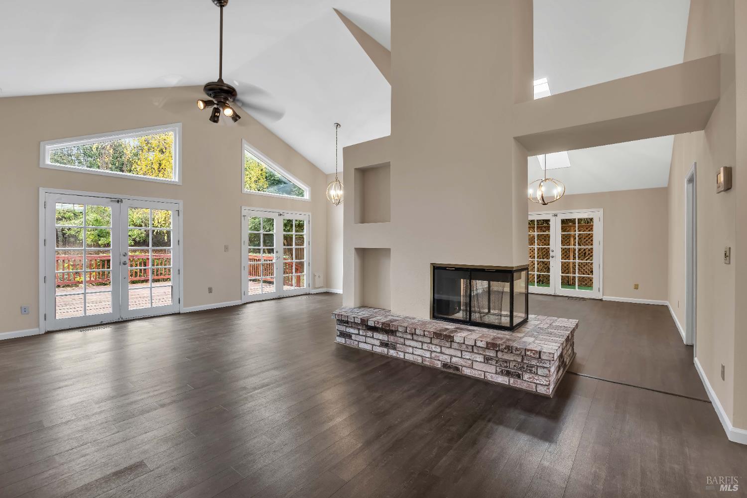 Detail Gallery Image 4 of 25 For 256 Honeydew Dr, Vallejo,  CA 94591 - 3 Beds | 2 Baths