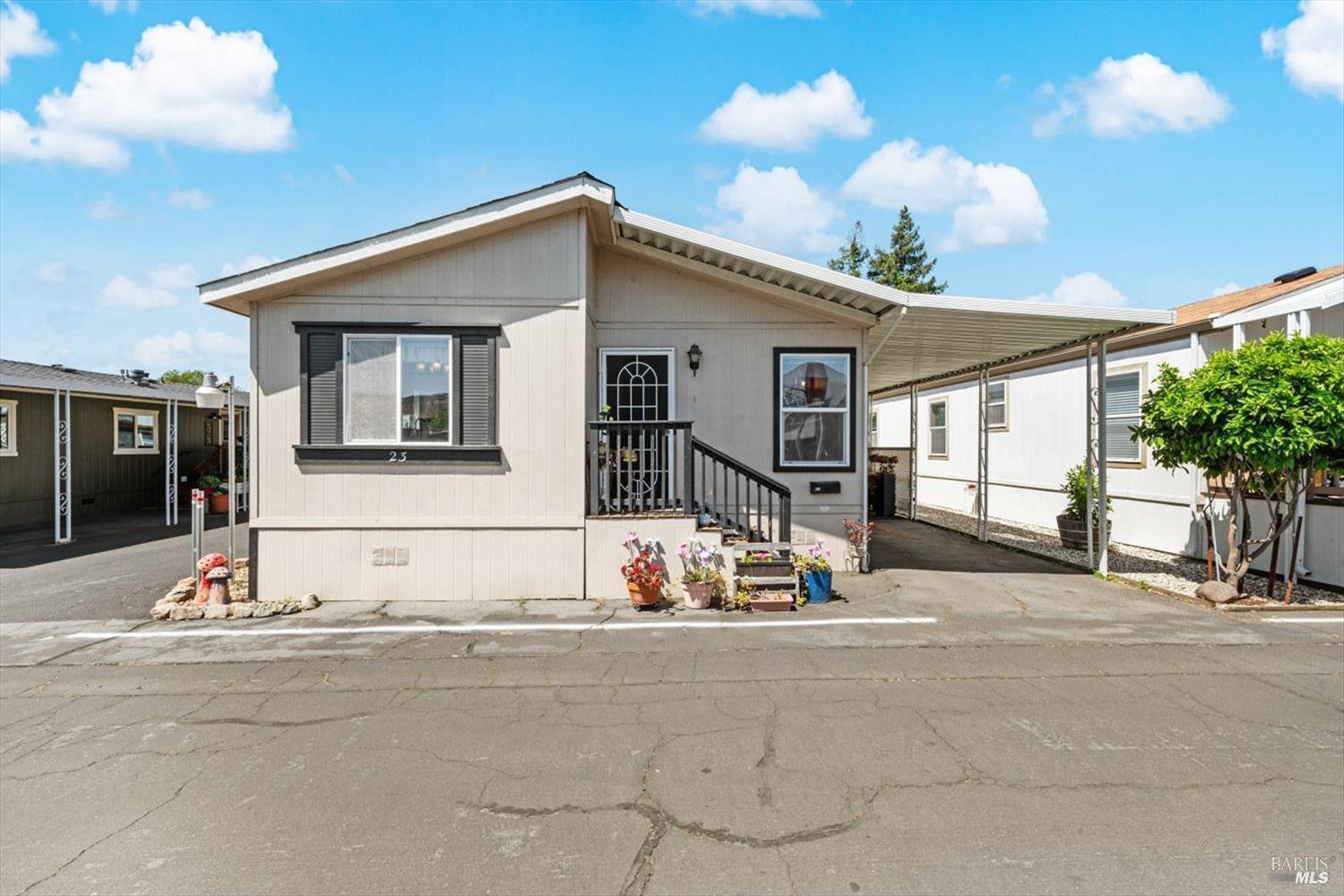 Detail Gallery Image 2 of 21 For 770 Lincoln Ave 23, Napa,  CA 94558 - 3 Beds | 2 Baths