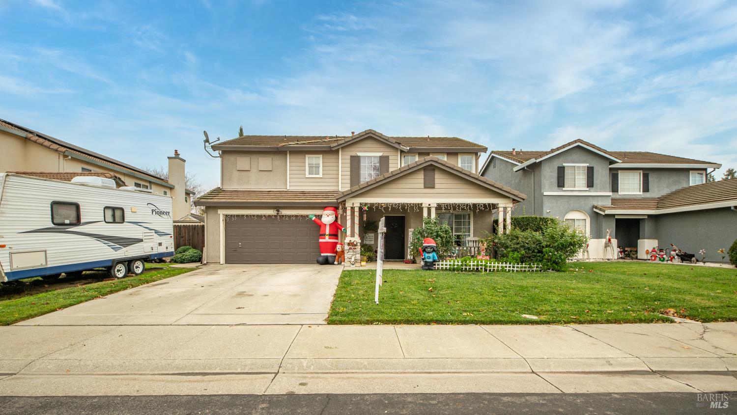 Detail Gallery Image 2 of 51 For 380 Manning Way, Dixon,  CA 95620 - 4 Beds | 2/1 Baths