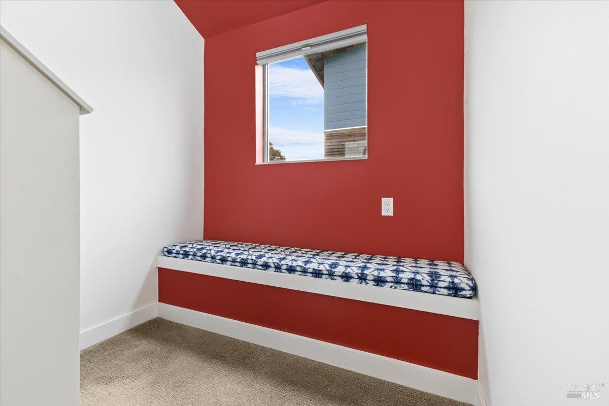 Detail Gallery Image 11 of 21 For 716 Keller Ct, Petaluma,  CA 94952 - 2 Beds | 2/1 Baths